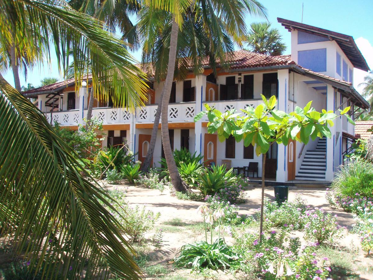 Stardust Beach Hotel Arugam Bay Exterior foto